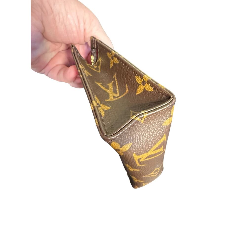 Louis Vuitton Trio Toilet Pouch in Classic Monogram Coated Canvas - Picture 15 of 16